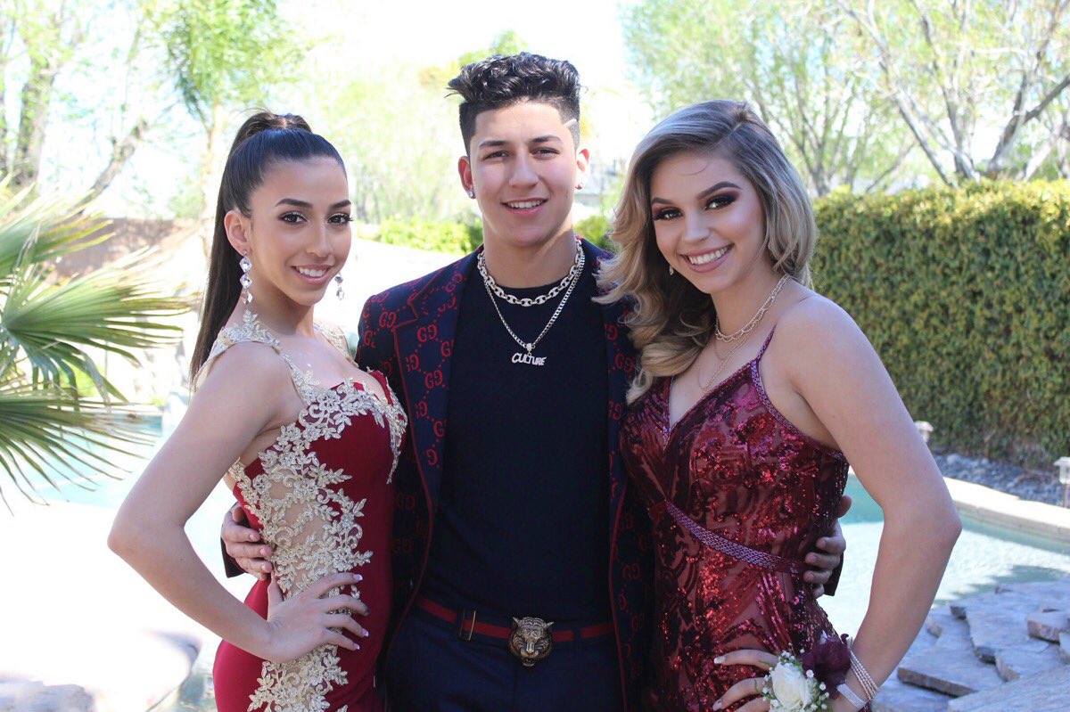 RONNTHEPLUG's tweet photo. Who did it best ??? #Prom2k18 #gucci https://t.co/klsYxPEzaU