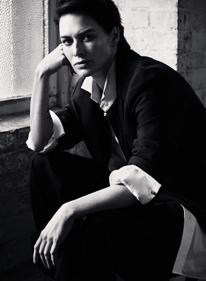 Captain_Read's tweet image. Nadie que sea honesto tiene una vida fácil. Y lo único que se desencadena al desearla es dolor.

Mark/Mary Read