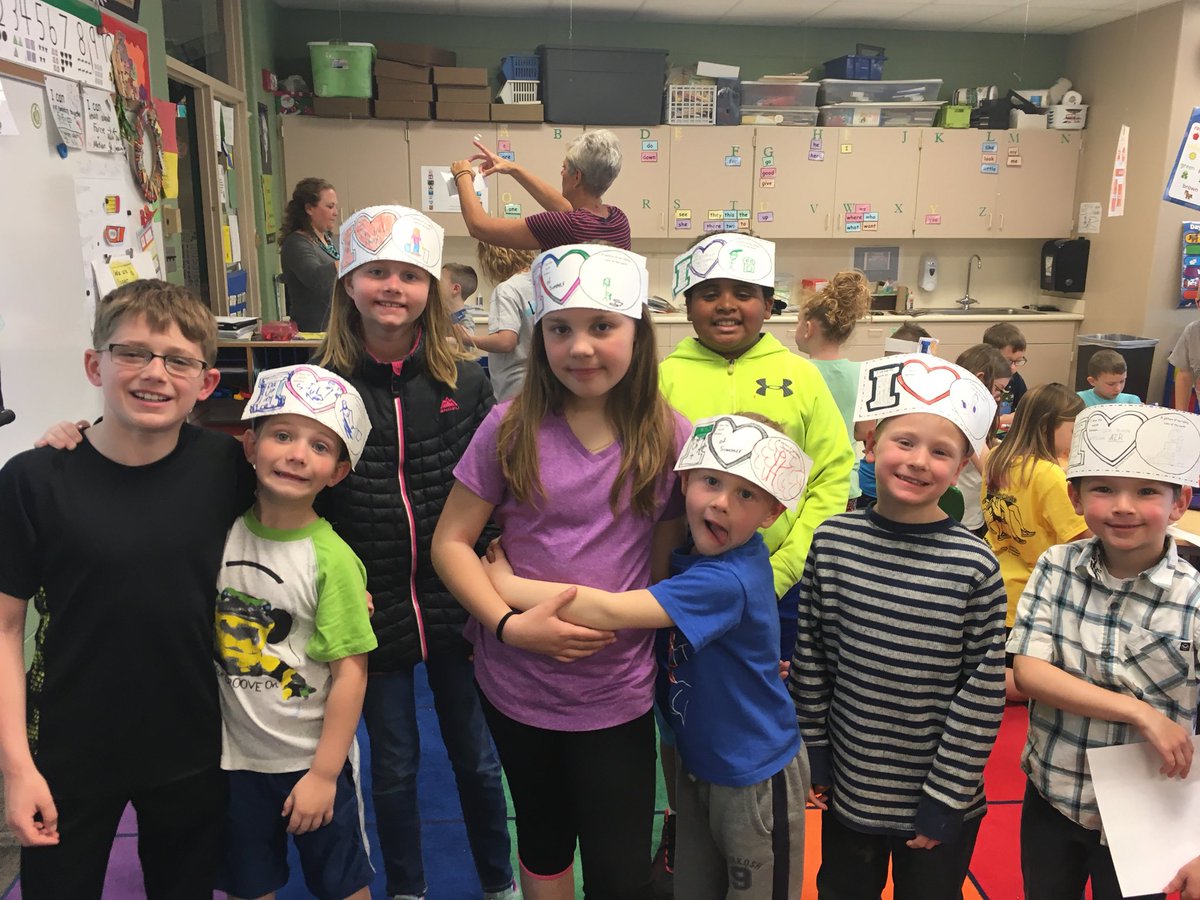 cindymachiela's tweet photo. #EarthDay2018 #Pinewoodpride #crossagelearning #buddies @sbrower2 https://t.co/JL8xkKzxKs