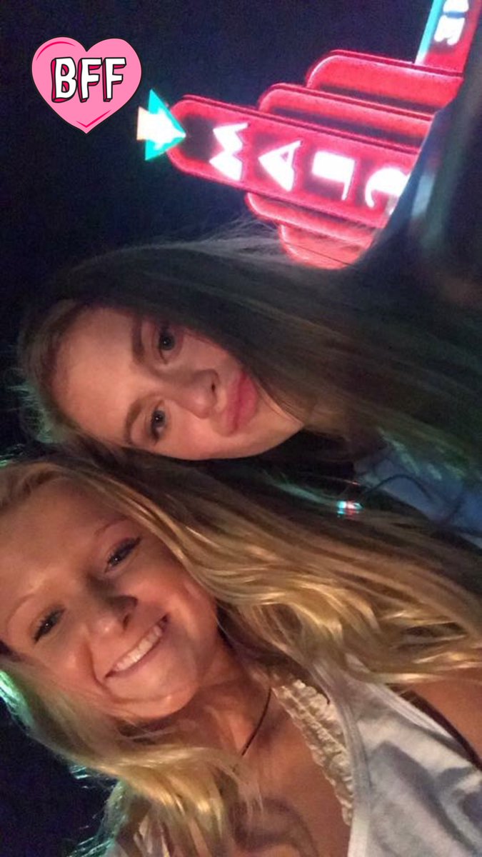 delaneyruth0's tweet photo. happy birthday to my bray-bray, diet dr. pepper, and horse (😉) lovin’ bff!!! i hope you had the best day girly i love you!!! 💖 @lacey_flippen https://t.co/dOFbsEsX6s