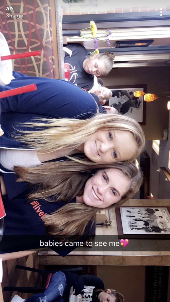 delaneyruth0's tweet photo. happy birthday to my bray-bray, diet dr. pepper, and horse (😉) lovin’ bff!!! i hope you had the best day girly i love you!!! 💖 @lacey_flippen https://t.co/dOFbsEsX6s