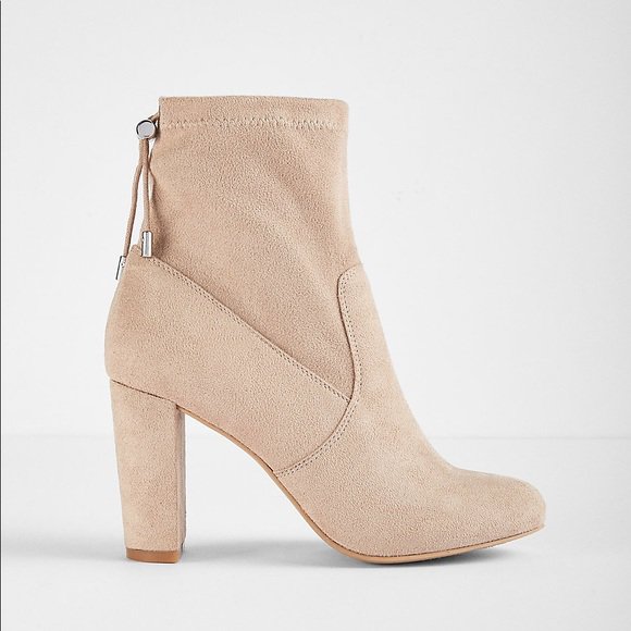 EpiphanyShop's tweet image. So good I had to share! Check out all the items I'm loving on @Poshmarkapp #poshmark #fashion #style #shopmycloset #jimmychoo #express #truereligion: bnc.lt/focc/TE3eowKDkM