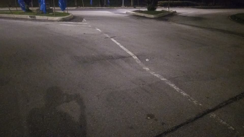 <a href="/KDsaraTV/">KotaDamansaraKita</a> <a href="/pjcitycouncil/">MBPJ</a> <a href="/halimaton66/">halimatonsaadiah</a> <a href="/AzminAli/">Mohamed Azmin Ali 🇲🇾</a> <a href="/SivarasaRasiah/">Sivarasa Rasiah</a> Depan Pasaraya Suria Seksyen 7.Mohon perhatian secepat mungkin sebelum motorists dll “terbang”. Ini masalaah dah lama timbul. Terima kasih semua (ref Datuk Riezman Hamid.)