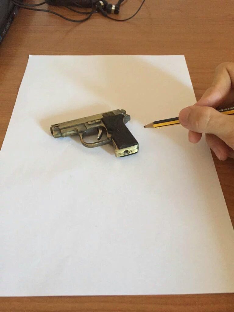 Soy__TED's tweet image. Éste joven artista hace dibujos ultra realistas.

No vas a creer el número 4.