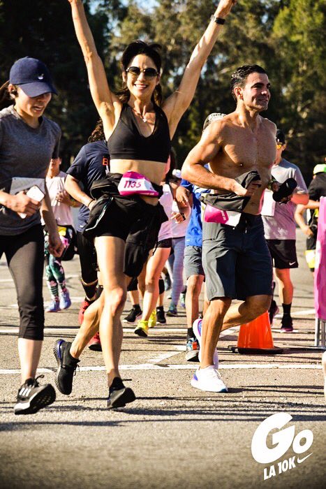 xtinewu's tweet photo. @Equinox #precisionrunning #fitfam does @NikeLA 10K ! So fun & loving the comfy black/black kicks too 🏃🏻♀️🏃🏻♂️🎉 #fitness #running https://t.co/OdU7Ub8Zpk