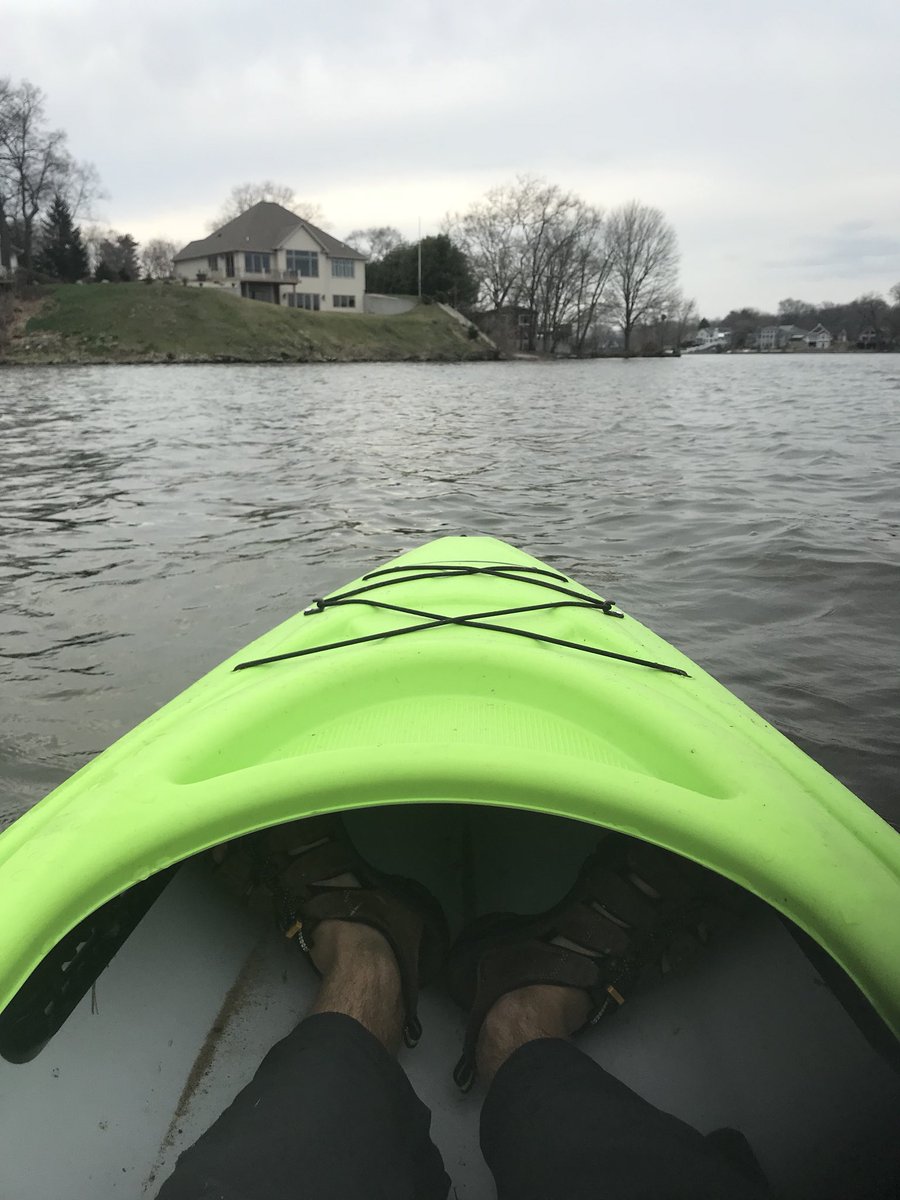 BennyBlazo's tweet photo. Out on the water for the first of the year! Brainstorming creative lessons that I can do in the coming weeks ! #Geography #PennExcellence https://t.co/9MCu9tIaZs