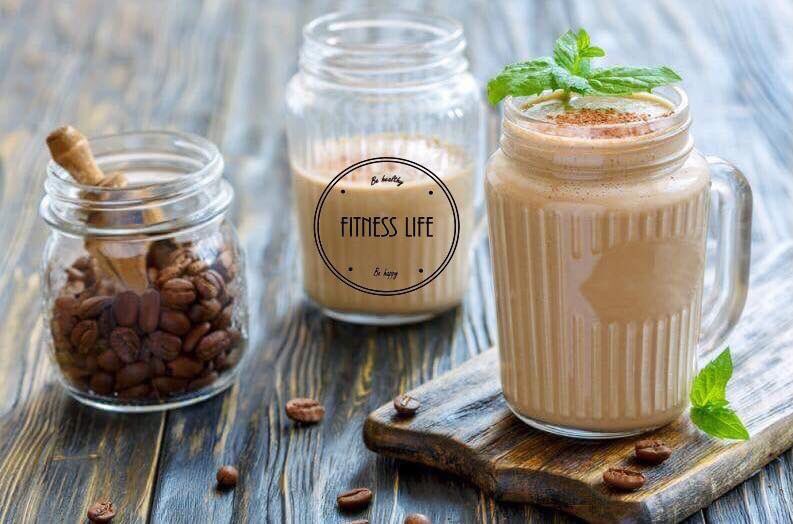 FitnessLifeOff's tweet image. Smoothie de café☕️

Licua 1 taza de café 1 plátano y 1/2 taza de leche de soja, puedes agregar algunos hielos al servir.🍌🥛
