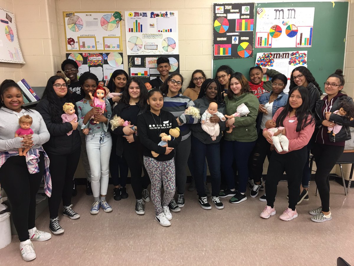 YMA_PKthrough12's tweet image. First step toward becoming an educator: infant and child care and safety #ymaintersession2018 #preteaching