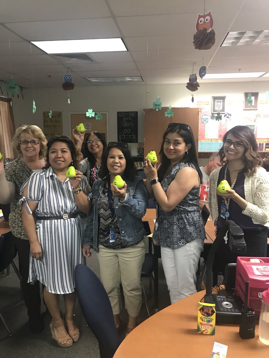 Calgurl06's tweet photo. A great training with The Real Housewives, uh Teachers, of Harvest Elementary #sharethepear https://t.co/xc3tVtW5Wd