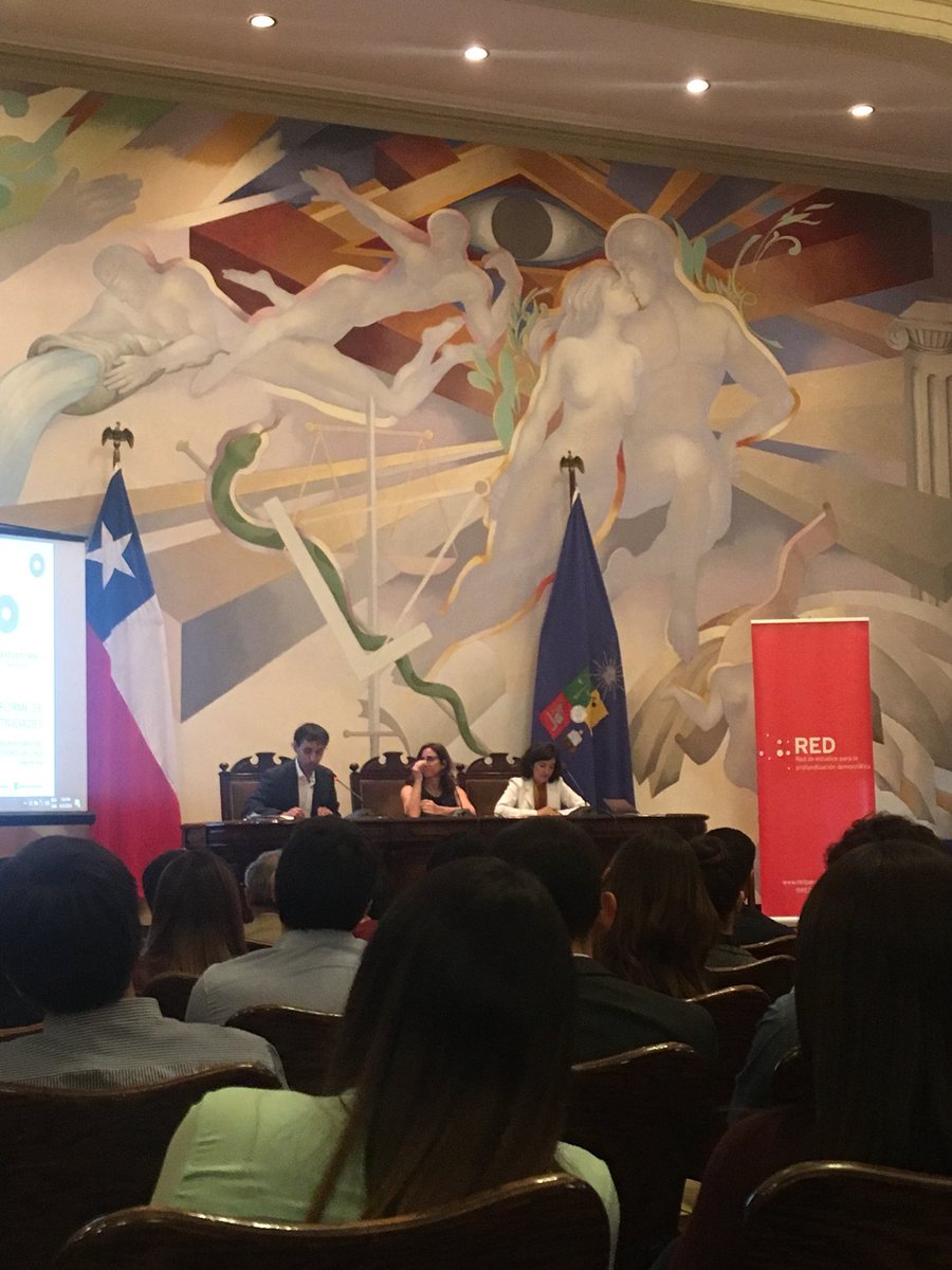 Sebastián Soto, Ma. Cristina Escudero y <a href="/claudiaheiss/">Claudia Heiss (ella/she/her)</a>, comentan ahora el informe anual - el primero - del <a href="/ObConstituyente/">ObConstituyente</a>