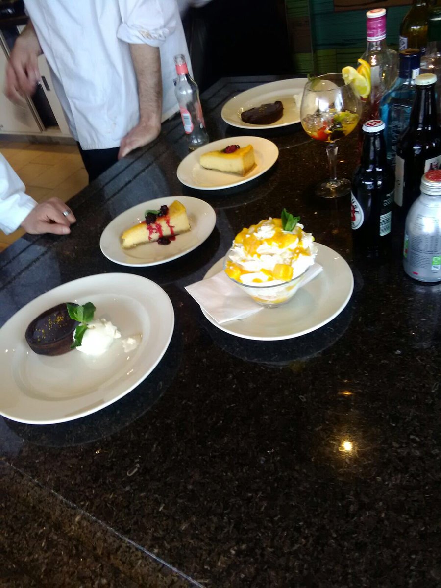 Matlock_PI's tweet image. New menu launch was a great success welldone to our chefs you all did an amazing job can’t wait for our menu to go live🍗🍕🥗🍤🍔🍹🍷 @omarkhan7861 @jmb0606