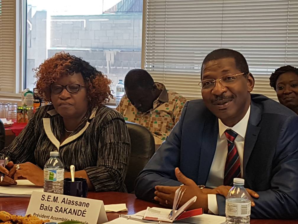 SemSakande's tweet photo. Mon séjour au Canada se poursuit normalement. Ce lundi matin, une séance  de travail a réuni la délégation du Centre parlementaire canadien  dirigée par son PDG Jean-Paul Ruszkowski et la délégation du parlement  du Burkina Faso. https://t.co/AbkZ6Os4fW