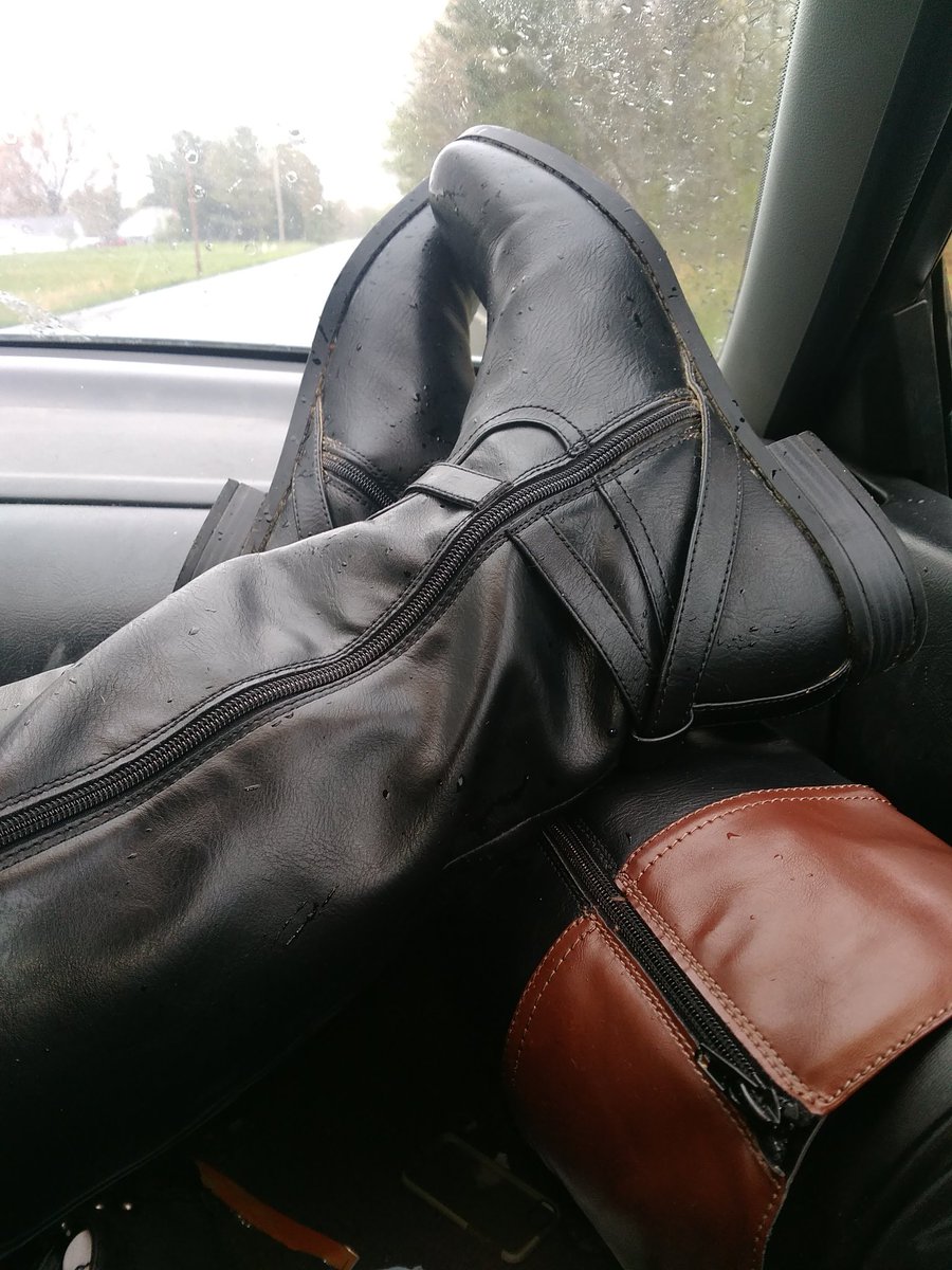 GoddessMorganaX's tweet photo. Aren't my #boots sexy?  I love propping them up on the dash as we drive around. 
#bootworship #femdom #findom
@rt_feet @femdom_rt @DirkHooper @RTFindomPromo @RTf1ndom https://t.co/QkESjL7iaG