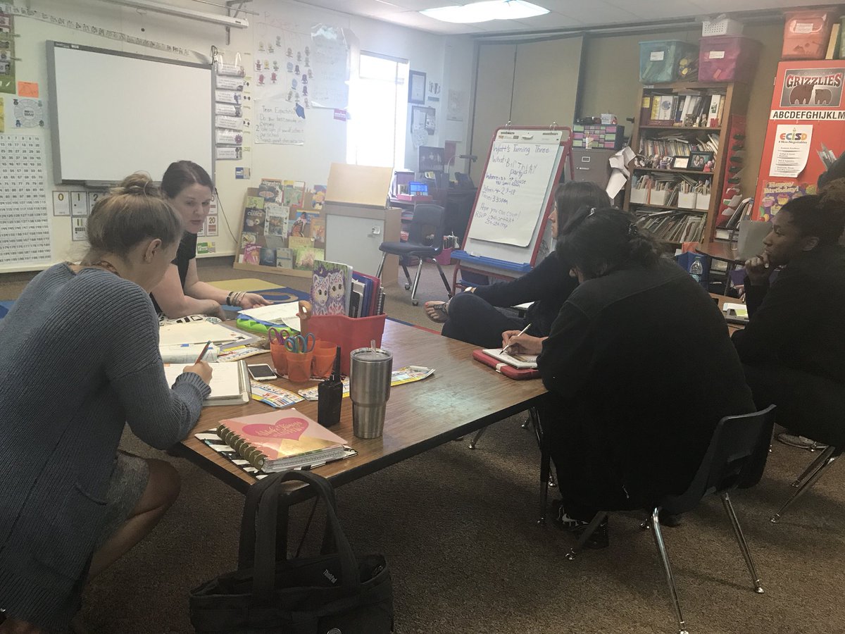 LTavarezECISD's tweet photo. Melissa Leach was in the house at Goliad today collaborating with K through 2nd Grade on Interactive Writing! Such a cool opportunity, thank you @ECISDCurriculum for this! #firedup #getupgoliad #leachteach #ectransform https://t.co/4Qc8tTwmbm