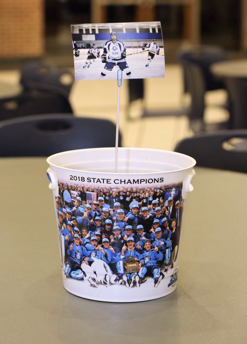 SLUHHockey's tweet photo. We love our buckets....
#30men
#statechamps https://t.co/rYw32FraVK