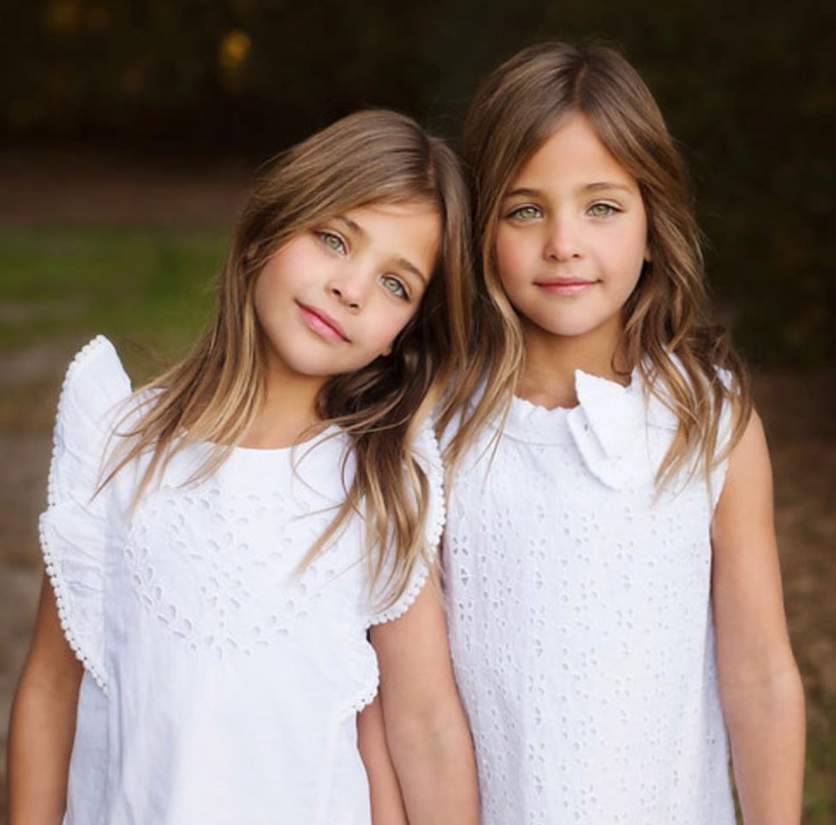 Elenaa_Lin's tweet photo. A 17 anos deus me presenciou com duas princesinhas na minha vida... tão diferentes mas tão parecidas!! Eu amo vocês minhas lindinhas, mamãe tá aqui sempre para oque vocês precisarem... amo demais vocês dois dos meus maiores amores nessa vida ❤️❤️ https://t.co/8szmVCsDF6