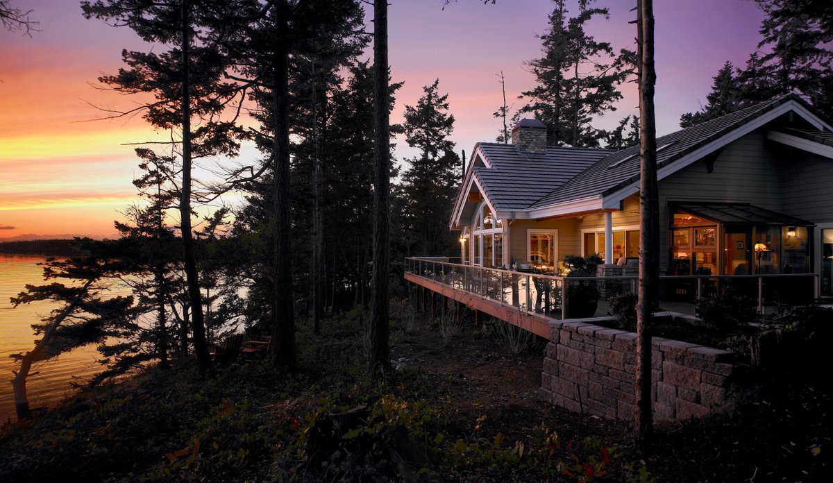 YVR_BUILDER's tweet photo. Breaking Ground for Lasting Beauty https://t.co/Kn49P9IMjV #vancouver #WestVan #NorthVancouver #Burnaby #vanpoli #NorthVan #yvr #VanRE #Kitislano #PointGrey #Whistler #whistlerblackcomb #BCRE https://t.co/p3LiSjRSuM