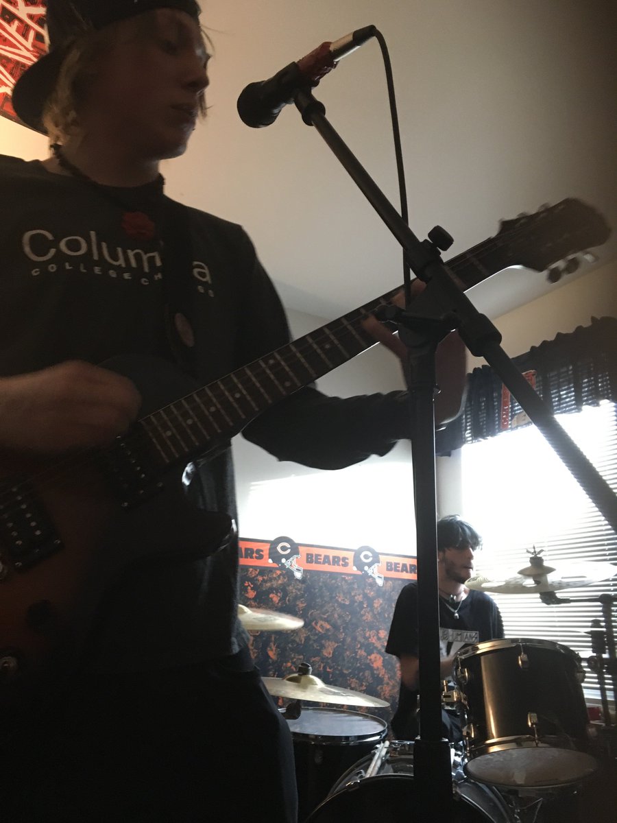 anniestakeout's tweet photo. Practice? You talkin bout PRACTICE?! Cause we sure are! 

Come see us at the Elbo Room this Wednesday! Get your tickets here: https://t.co/GhgPlJuaE8

Can’t wait to see you beautiful people there! https://t.co/uuHofsocPW