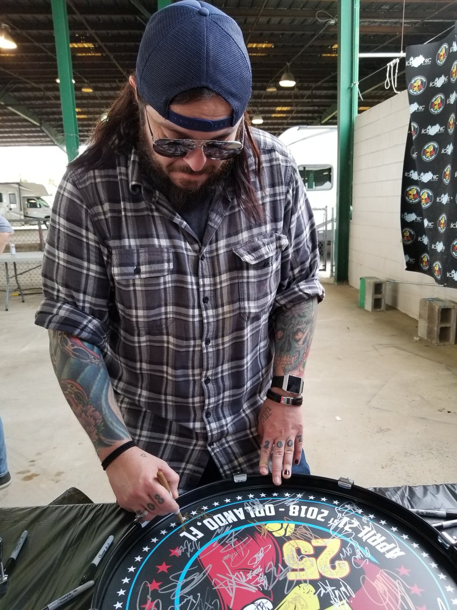 RockstarDivas's tweet photo. Shaun Morgan of @SeetherOfficial signing our #EarthDayBirthday 25 drum display by @SelectaHead_USA! Another one to add to our collection! #EDBD25 https://t.co/mtAMw8UYlM