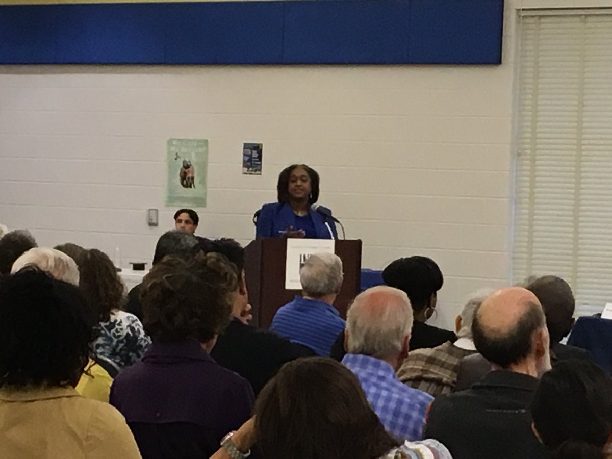 PCPatPrice's tweet photo. Tracey Potts moderates with ease. #naacp_pcmd #parentscouncilmd https://t.co/iWu82XPZRt