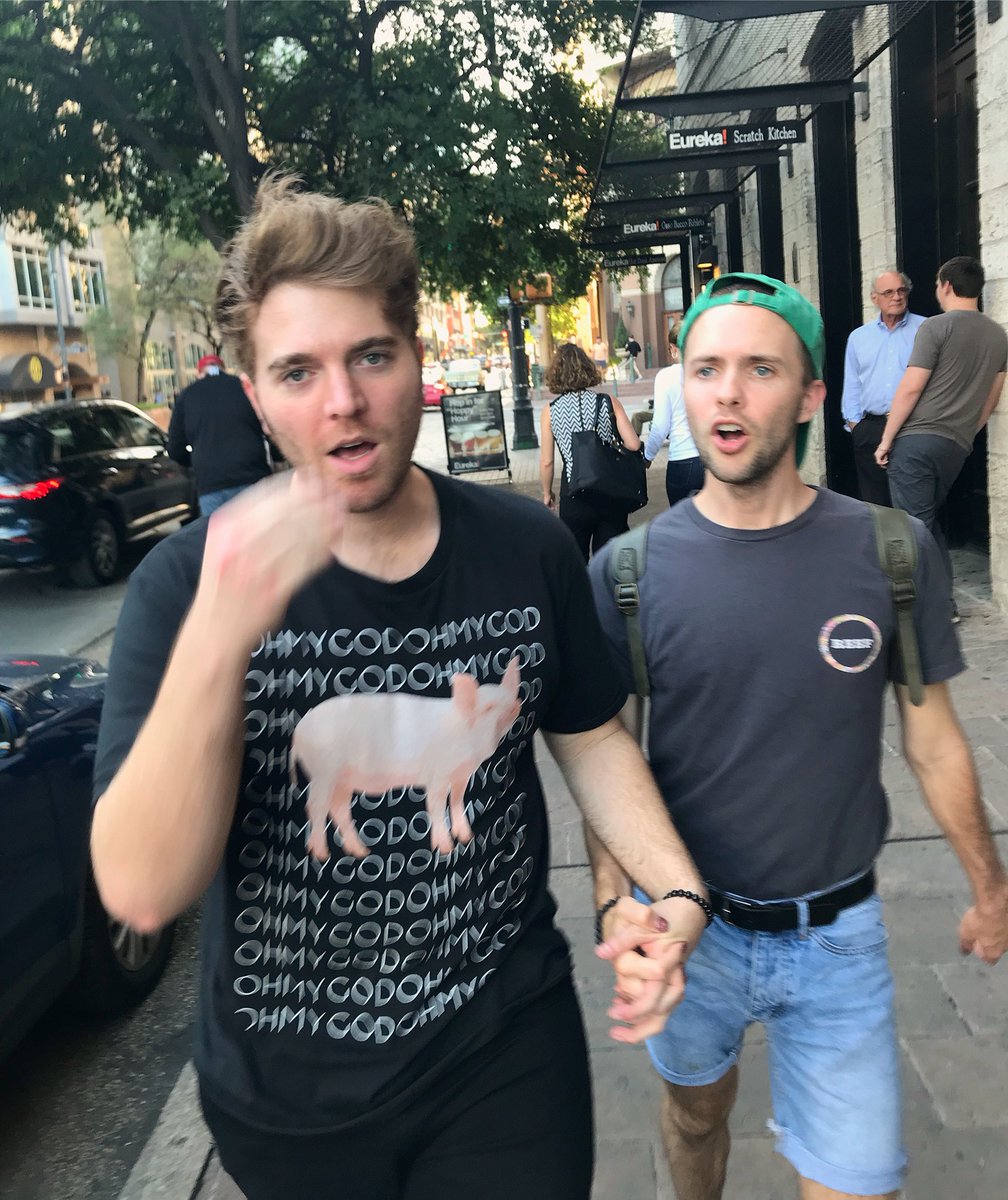 shanedawson's tweet photo. a candid moment of us arguing about what to eat for our 6th meal. https://t.co/LQzZbnKJES