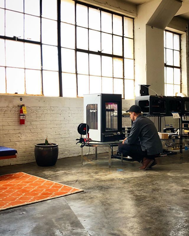 Captured <a href="/tom/">🍏</a>.groom in reflection of the future. ift.tt/2qVE2BX