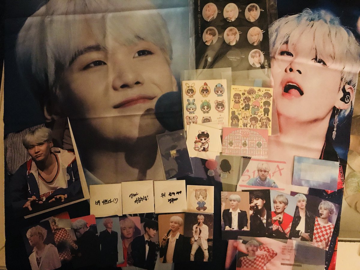 Everything arrived safely today!! Thank you so much @harumyday6 for being such an amazing gom and handling everything so well and thanks to @ToYouinMarch @309percent_suga @anggonim and @OnelYoon7 for the amazing goods! Everything is super pretty! I love it all 💖🌸
#HARUGO