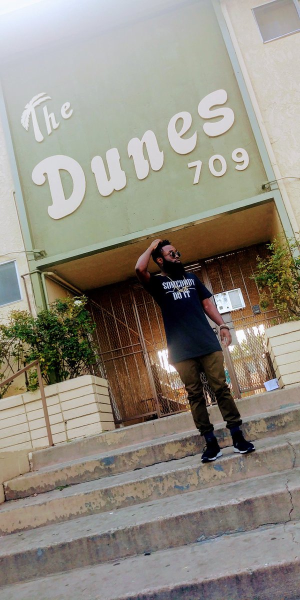 Shaazaam_'s tweet photo. Tell miss @IssaRae I stopped by ππ
.
#insecure #hboinsecure #issaraeproductions
..
.
Brand @Yous_2thismoney
.
#ShamMakeMoves #Shamanigans #BeardGangElite #LosAngeles #vacationmode #Photography #scenery #californiaadventure #MelaninMen #beardgamematters #WeLit #malemodels https://t.co/kcIxunQ8Ji