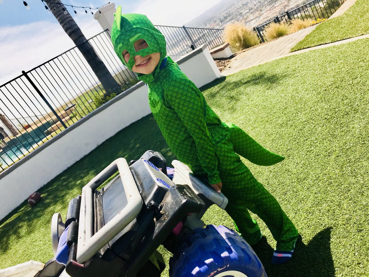 RaoulMartinezTV's tweet photo. My boy! Or should I say #Gecko!!! @PJMasksUS @Disney @DisneyXD @DisneyChannel
#pjmasks #catboy #owelette #lunagirl #romeo @xtinemar @PJMasksLive @DisneyStudios https://t.co/lDbWEwCq29