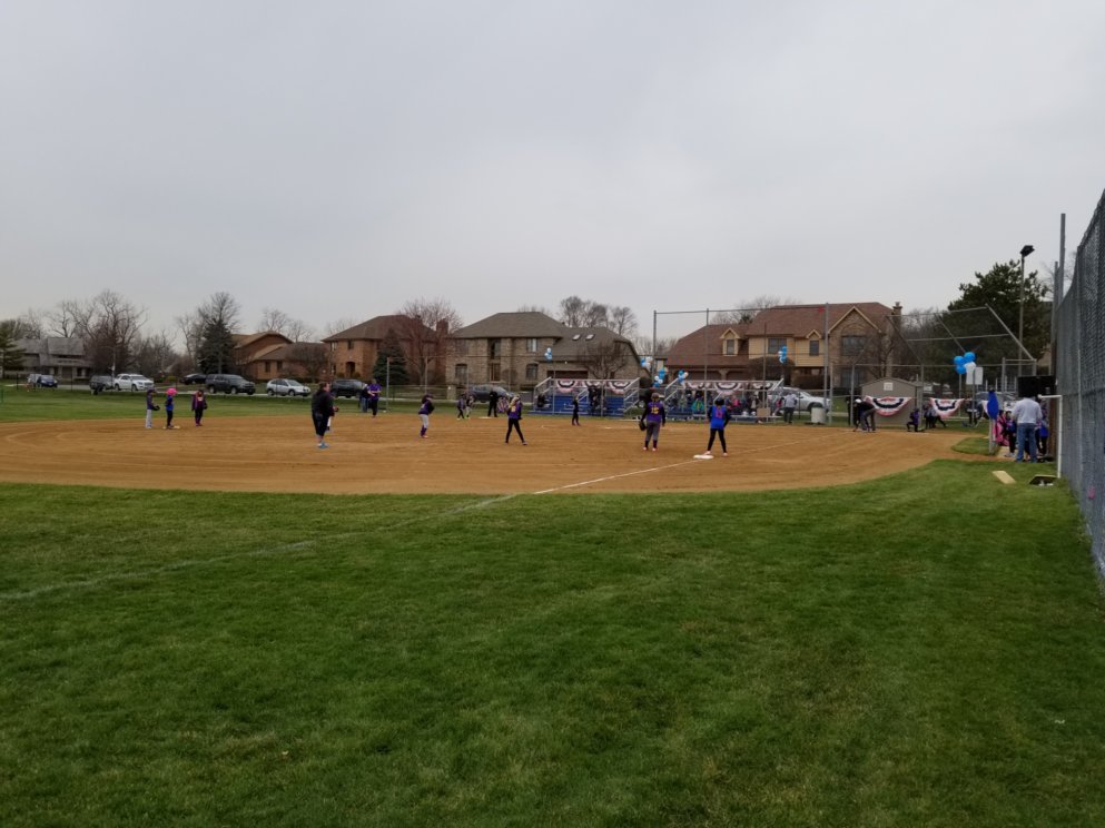 We kicked off the 2018 softball season this past weekend which was filled with a lot of fun and some sun! We hope everyone had a great start to the season. Also a special thanks to all of the volunteers and coaches who make everything possible. #DYCsoftball