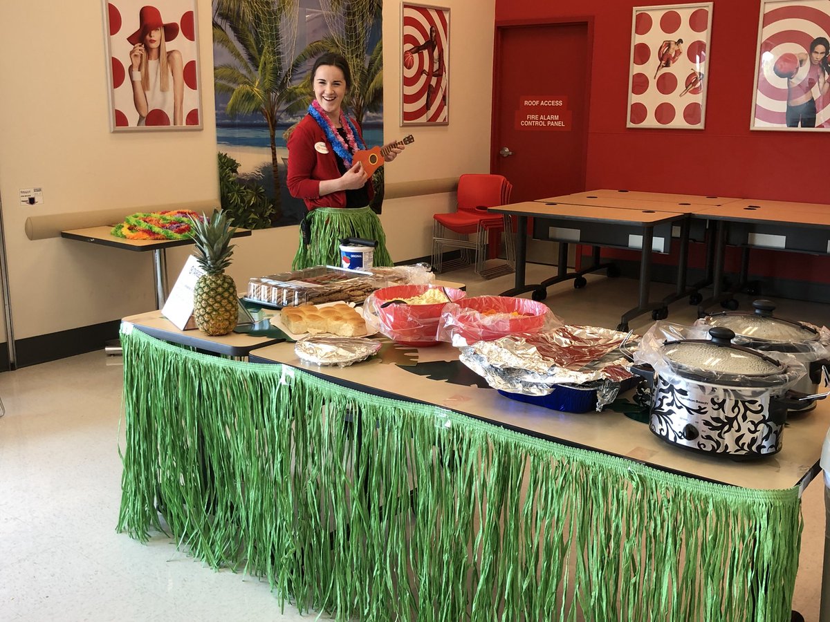 Aloha from the Island! 2779’s “Tropical Luau” to recognize the team for driving a whopping 10.46% sales comp was a hit! #TargetOhana #ThanksForGrillingGlen 🏝🍍🌺☀️