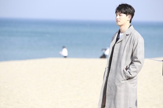 hellokpop's tweet photo. It has been 8 weeks of smile and heart flutters with #LeeJongHyun and #KimSoEun. 

Don't miss #ThatManOhSoo's send off party tonight! 😉 https://t.co/nSZlSJuvYc