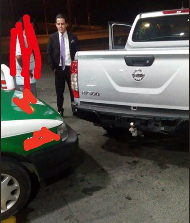 nero_vermx's tweet photo. @ANDRESDELAPARRA BORRACHO amiguito d #FiscalVerduritas @AbogadoWinckler  y Fiscal "Esp" d #FEDAyCA dla ineficiente Fiscalía golpea taxi y amenaza a su conductor

Igual q #EduardoCoronelG resultan simples payasos alcoholizados q se dan valor por ser recomendados del títere d Yunes https://t.co/T1IZMNbXW8