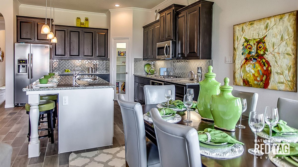DRHorton's tweet photo. This #kitchen could be yours during the #DRHRedTagEvent! Sign up today https://t.co/Aj7eMiwVA8 https://t.co/yRLvIEgW1a