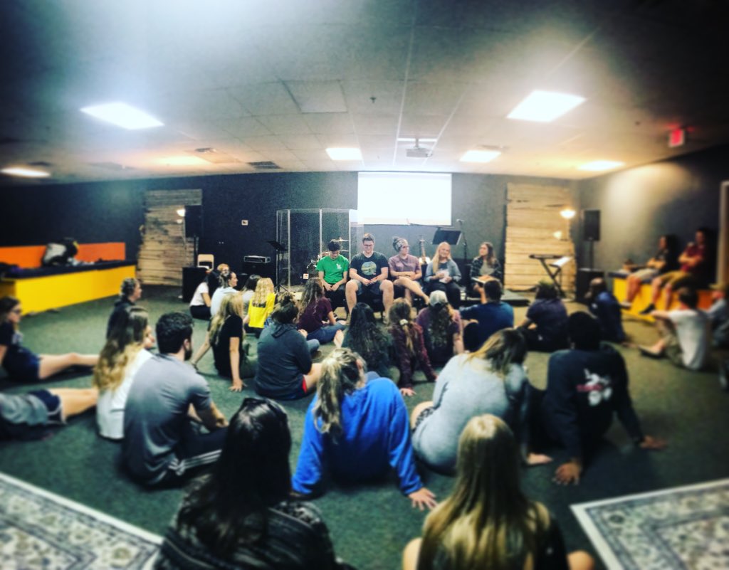 SouthsideJaxYL's tweet photo. Thankful for all of our seniors and their stories! #YLfam https://t.co/N8iuVVz1zr