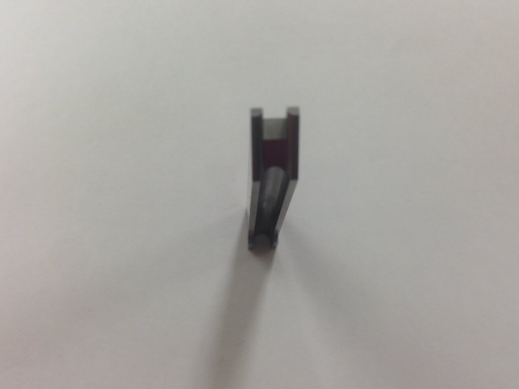 1976million's tweet photo. (有)ミリオン精密 広報担当の長山です。
弊社プロファイル研削加工機による精密部品(パンチ)の試作加工事例です。

品物中央部分はR1.6です。
ストレート49です。

#精密部品
#精密加工
#die
#press die
#precision part https://t.co/oHuQZu9tqg