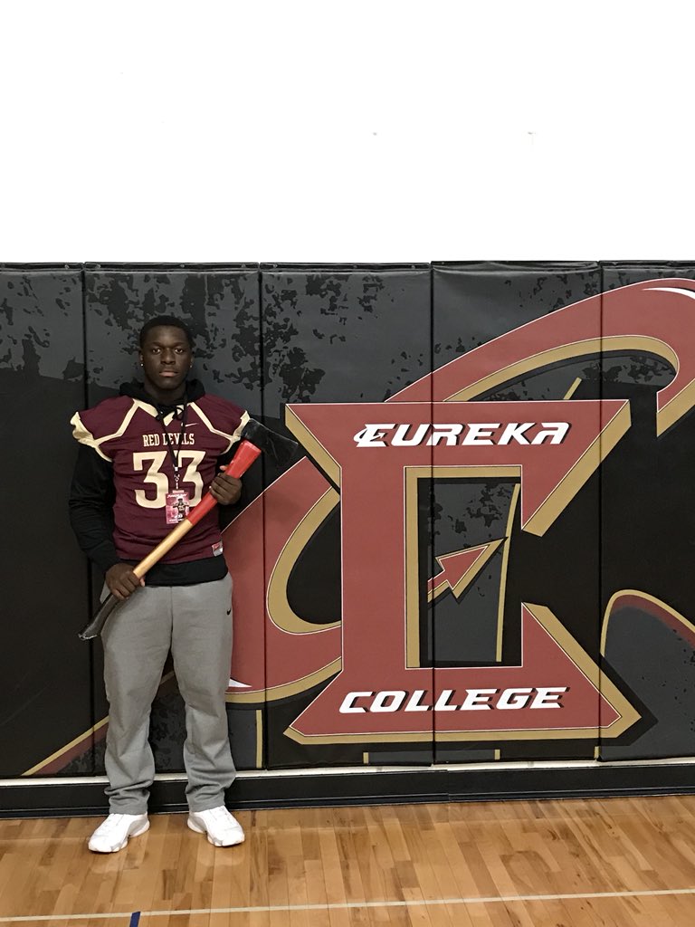 LockettAnyis33's tweet photo. Had a great experience at Eureka College with @CoachKurtBarth @Eureka_AustinB @coachmattfriend #DragTheWagon https://t.co/gwrYidyWHH