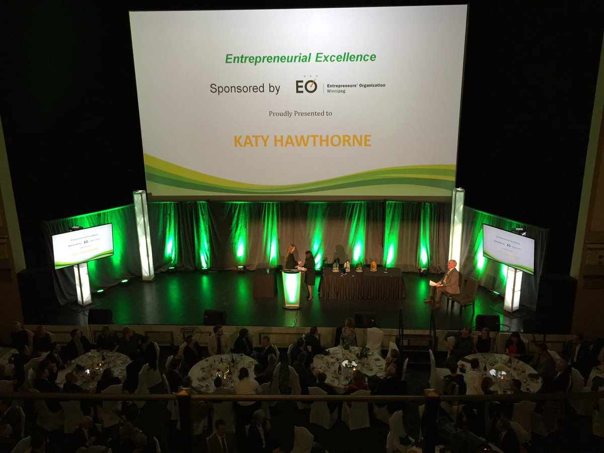 Danelle2's tweet photo. So cool... Our @jaheart4 President Katy Hawthorne wins some well deserved scholarships at @JAManitoba‘s #mbhf Gala! #Celebrate #mentorshipmatters https://t.co/YG5WpEx7p6