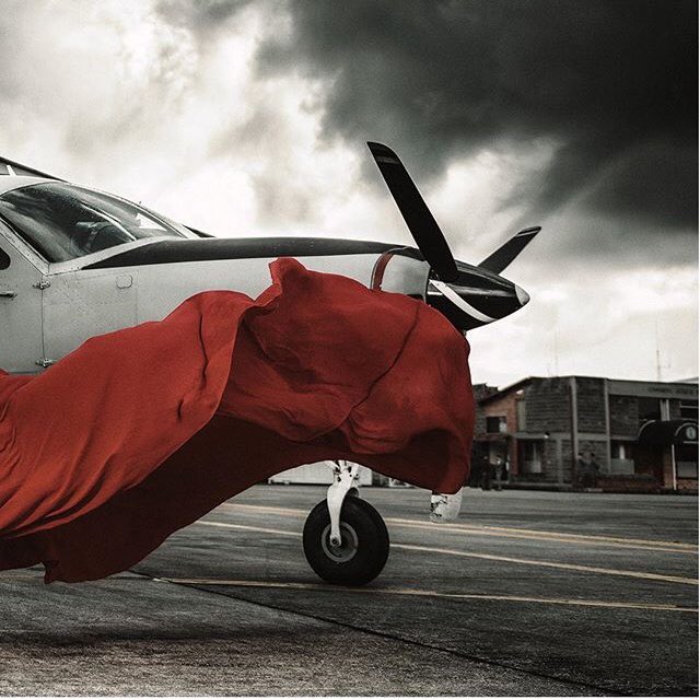 Aladogroup's tweet photo. Así es nuestro reciente trabajo en compañía del fotógrafo Oliver Ehmig.  #editorial #fly #fashion https://t.co/J3CX8mYnOO