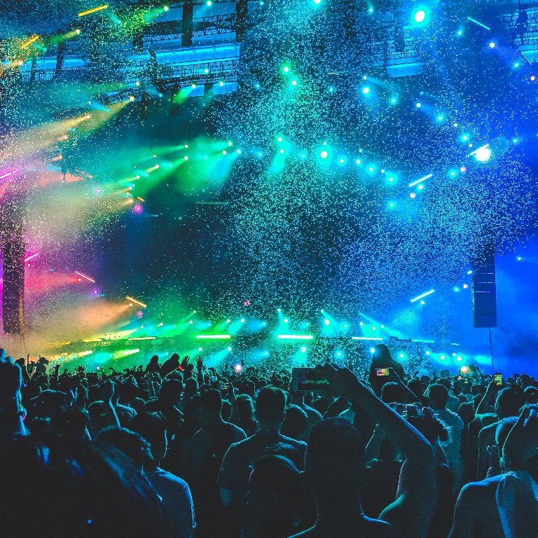 PartiacPulse's tweet image. Why is the weekend only 2 days long, take me back!! 🎉  
*Tag your drinking buddies and bad influences*