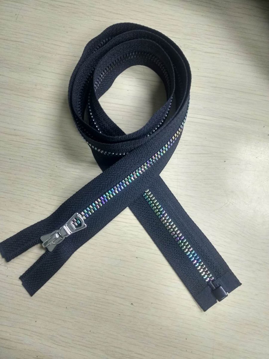 joe_yin8's tweet image. 5# IRIDESCENT MULTICOLOR PLASTIC SEPARATOR ZIPPER ,NICKEL AUTO LOCK SLIDER. BLACK TAPE