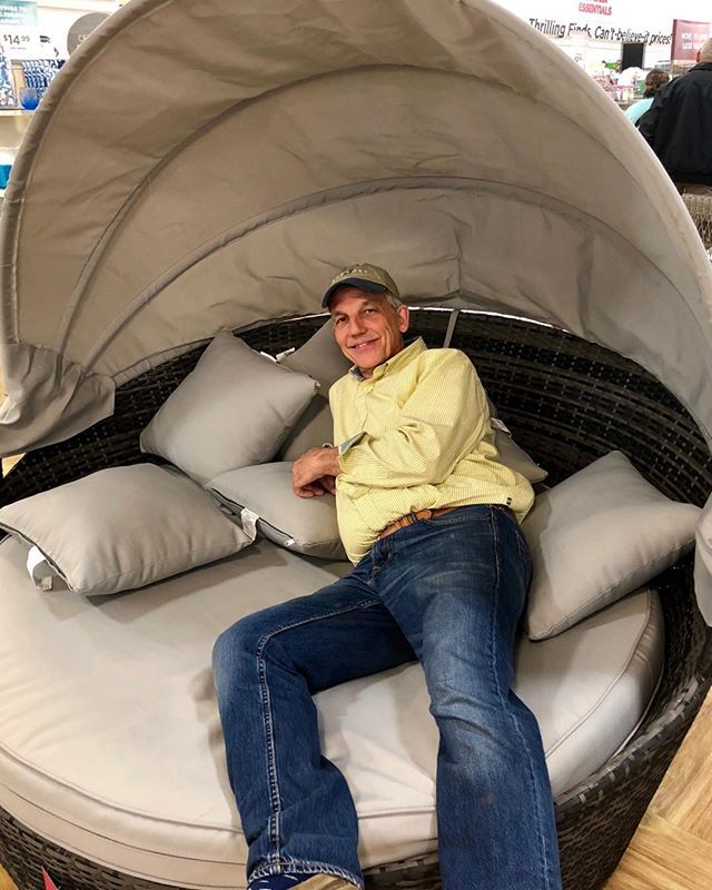 t_m_fox's tweet image. He always finds THE BEST resting places while I shop!!#getawayweekend#sopatient#howdidIgetSoLucky? ift.tt/2qWzhI2