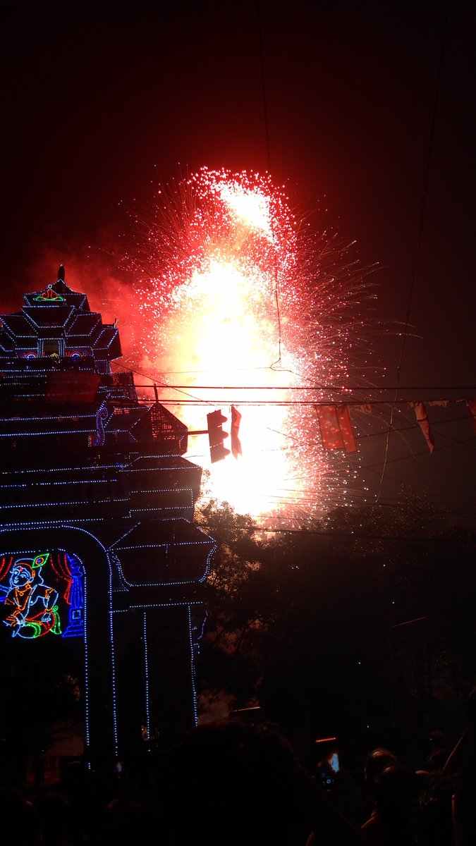 gurudath_ms's tweet photo. #thrissurpooram #samplefireworks #thiruvambady https://t.co/1ORpuPIngj