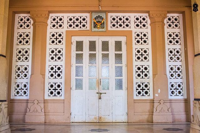 The Door to Jawhar Palace

#alphayatri #nvedi #_ip #shutterhubindia #photographiesofindia #maharashtradesha #archaeologyofindia
#maharashtra #maharashtratourism #maharashtra_igers #maharashtra_clickers #instamaharashtra #_maharashtraclickers_ #beautifulmaharashtra #igers_mah…