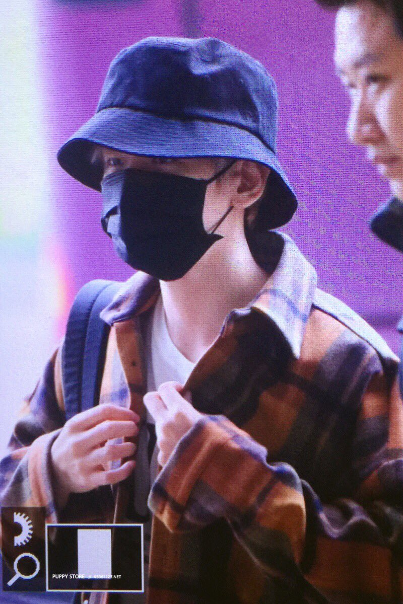 puppystore_1992's tweet photo. 180424 김포공항 백현이♡ https://t.co/QRLWrShSGk