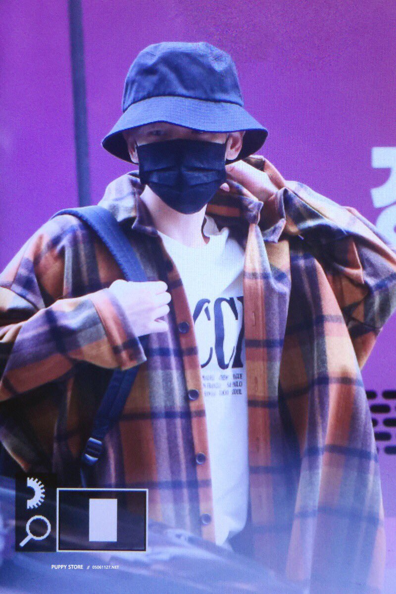 puppystore_1992's tweet photo. 180424 김포공항 백현이♡ https://t.co/QRLWrShSGk