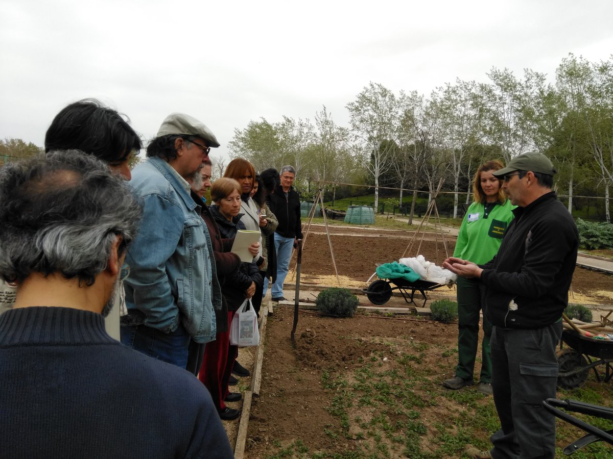 Las "Jornadas de agricultura urbana y seguridad alimentaria" que se celebraron en el Jardín Botánico de Alcalá los pasados 20 y 21 de abril, nos sirvieron para aprender, compartir y abrir el debate en torno a lo que comemos, con el huerto como principal protagonista.