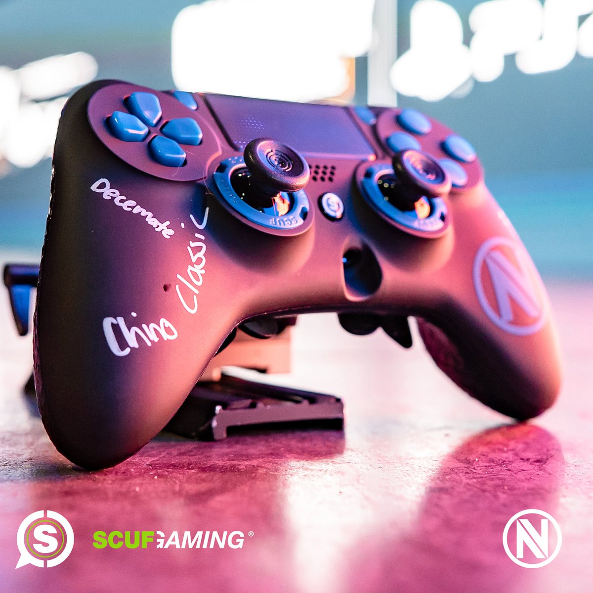 Envy's tweet photo. Couldn't make it to #CWLSeattle? You can still win this @TeamEnVyUs branded @ScufGaming controller🎮 autographed by the #EnvyCOD team. 

Follow both accounts, RT and like this post for your chance to take it home. Winner announced 4/30. https://t.co/XrEBvuZ2k5