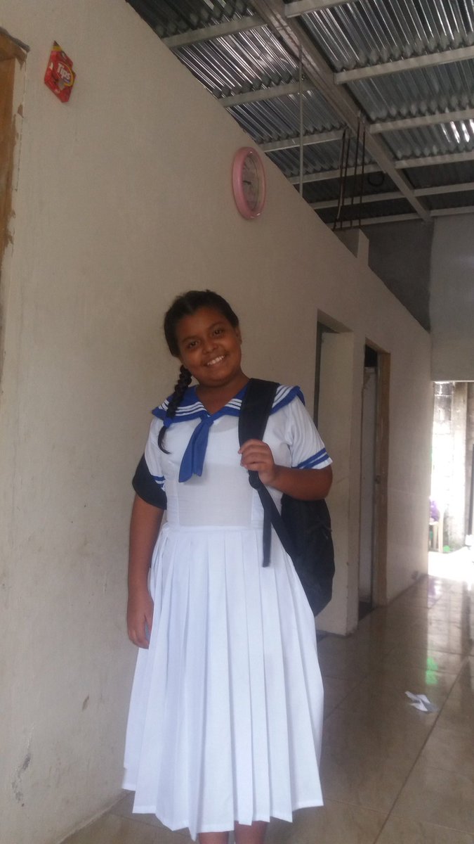 Keyller8's tweet image. Mi reina rumbo a su colegio