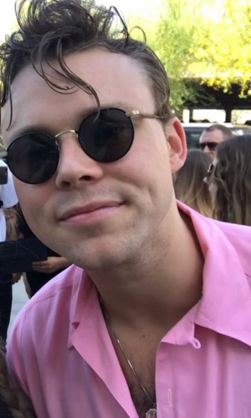 surrenderluke's tweet photo. he makes me swerve lanes https://t.co/Uw74vUetiq